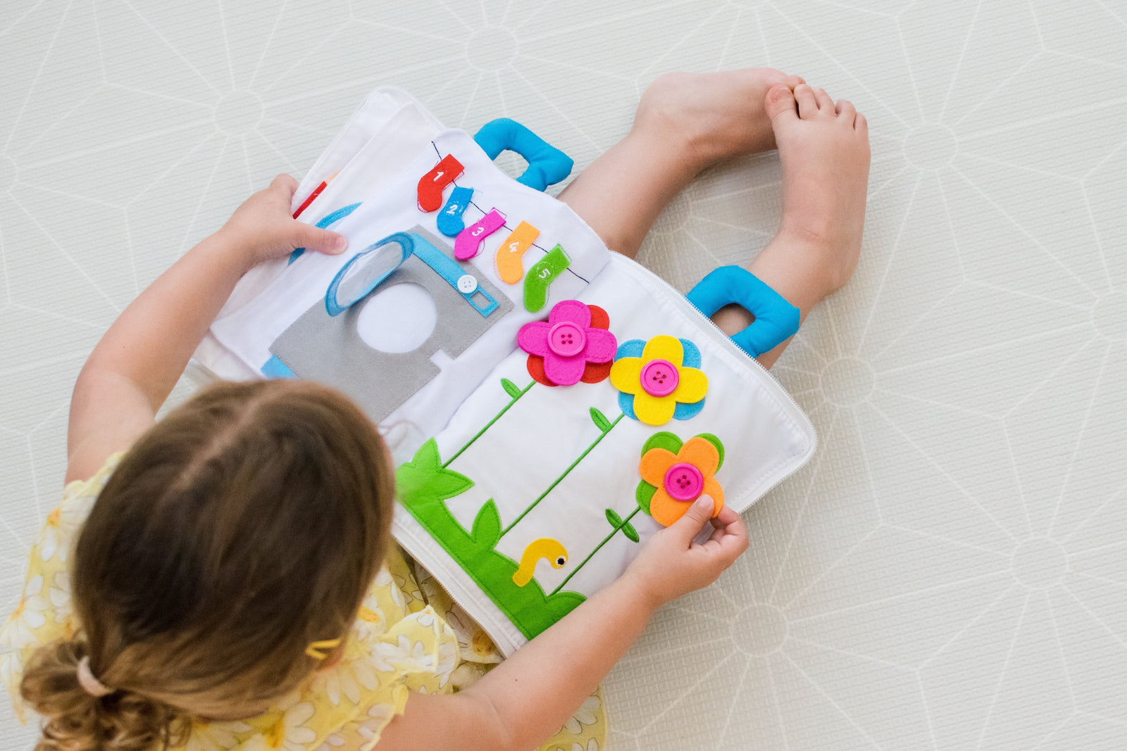 The Ultimate Guide to Fine Motor Toys for the First 5 Years