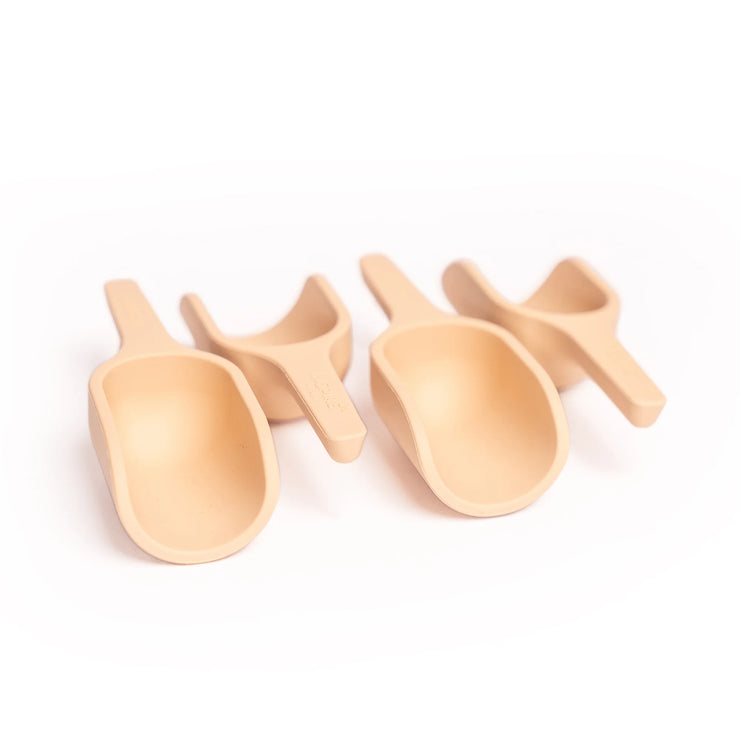 Make playtime fun with this unique Mini Scoop Set! Perfect for those littlest hands, these scoops are ready for kids to dig into their imagination and enjoy hours of tactile play! 