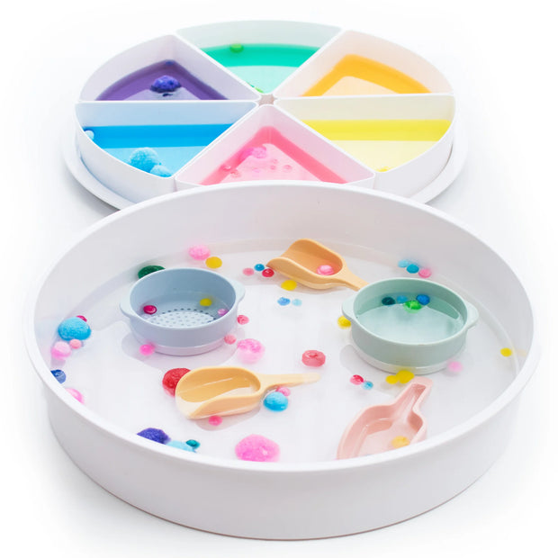 The ideal container for messy, creative, and small world set-ups. This sensory play tray with removable compartments and lid was designed to help you create sensory play experiences at home and support the learning and development of your baby, toddler or young child. 